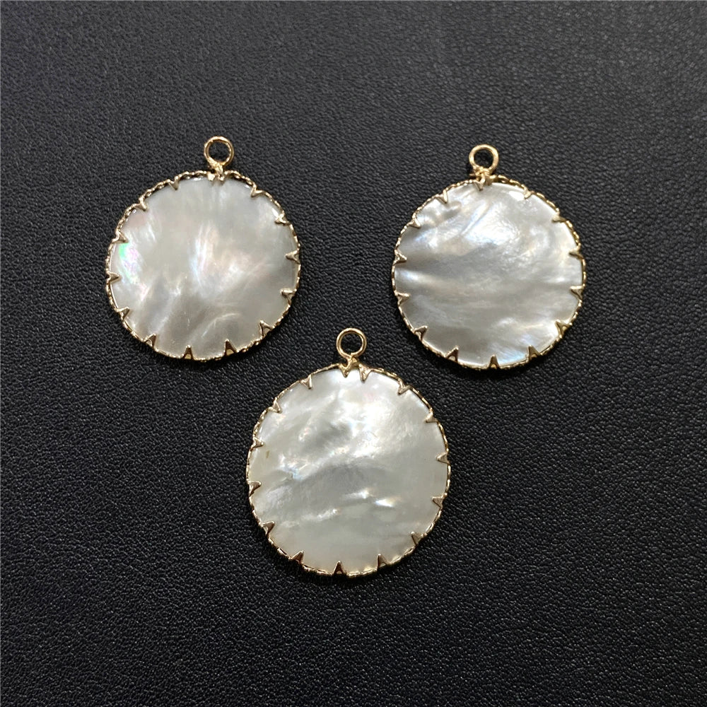 2PCS Natural Shell Pendant Round Love Heart Mother of Pearl Shell Charms Pendants for Jewelry Making DIY Women Bracelet Necklace