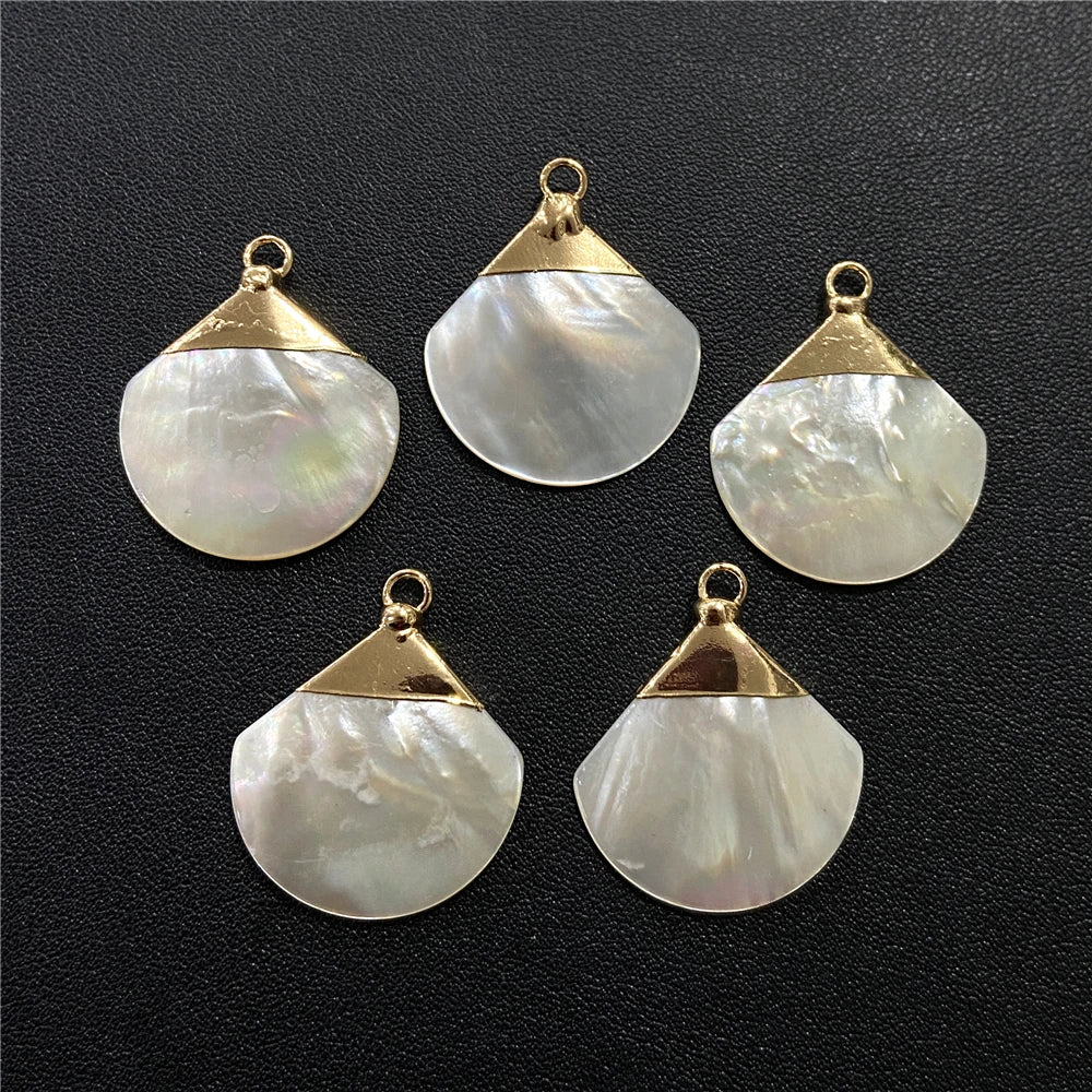 2PCS Natural Shell Pendant Round Love Heart Mother of Pearl Shell Charms Pendants for Jewelry Making DIY Women Bracelet Necklace