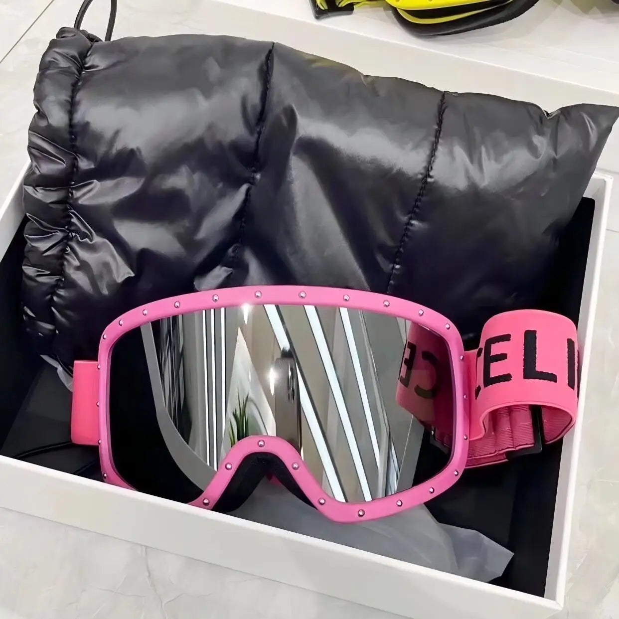 Winter Sports Ski Goggles, Windproof and Anti-fog, Luxury Couple's Ski Goggles with UV Protection, Outdoor Skiing Equipment.