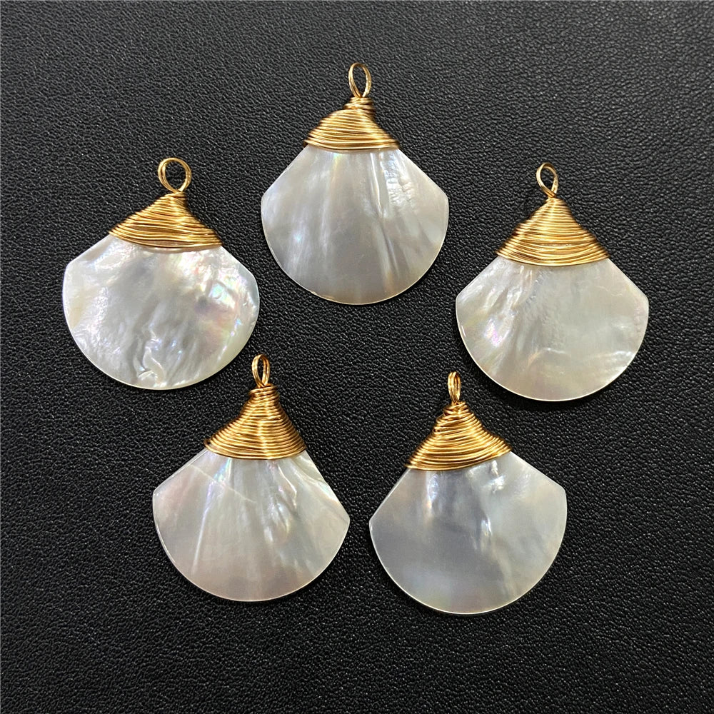 2PCS Natural Shell Pendant Round Love Heart Mother of Pearl Shell Charms Pendants for Jewelry Making DIY Women Bracelet Necklace